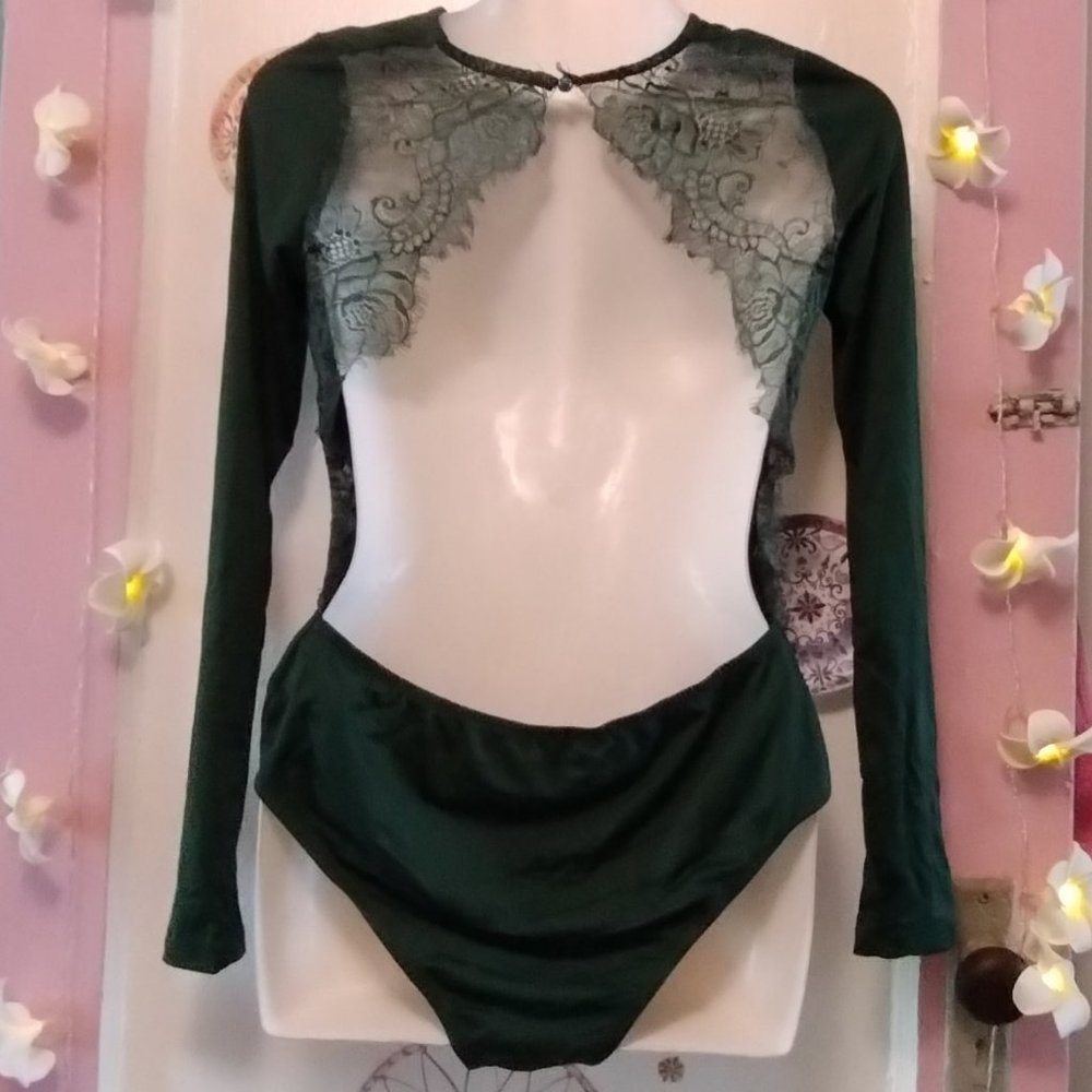 Emerald (M) Sexy Backless Lace Trim Bodysuit